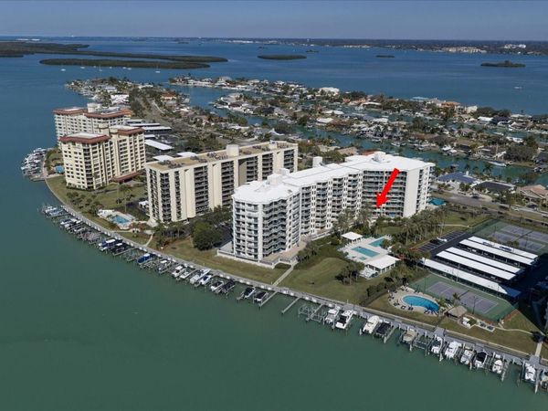 670 ISLAND WAY, Unit 304, CLEARWATER BEACH, FL 33767