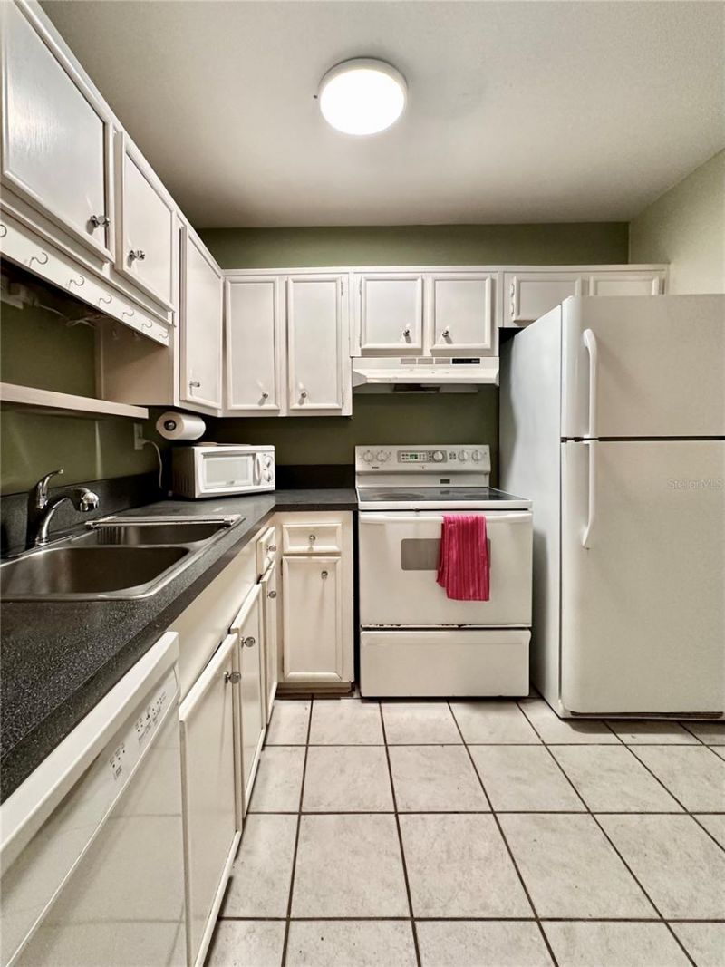 2834 SW 14th Drive, Unit 305, Gainesville, FL 32608 Photo