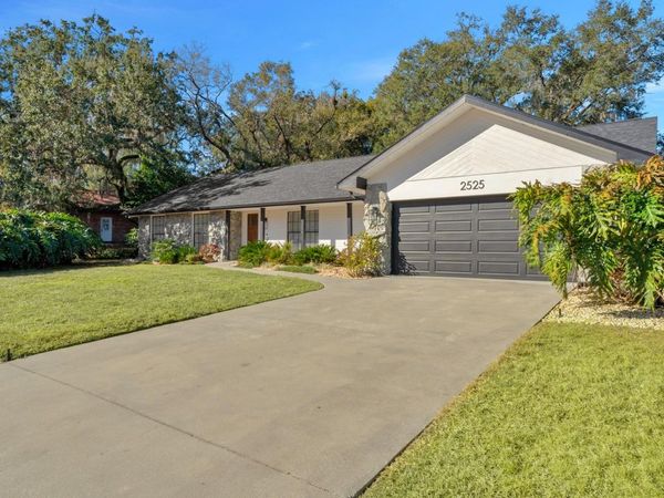 2525 LAURELWOOD LANE, VALRICO, FL 33596