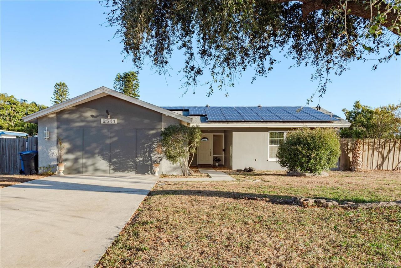 2541 60th Avenue S, Saint Petersburg, FL 33712 Main Photo