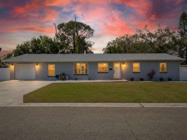 8050 CAROLYN STREET NE, ST PETERSBURG, FL 33702