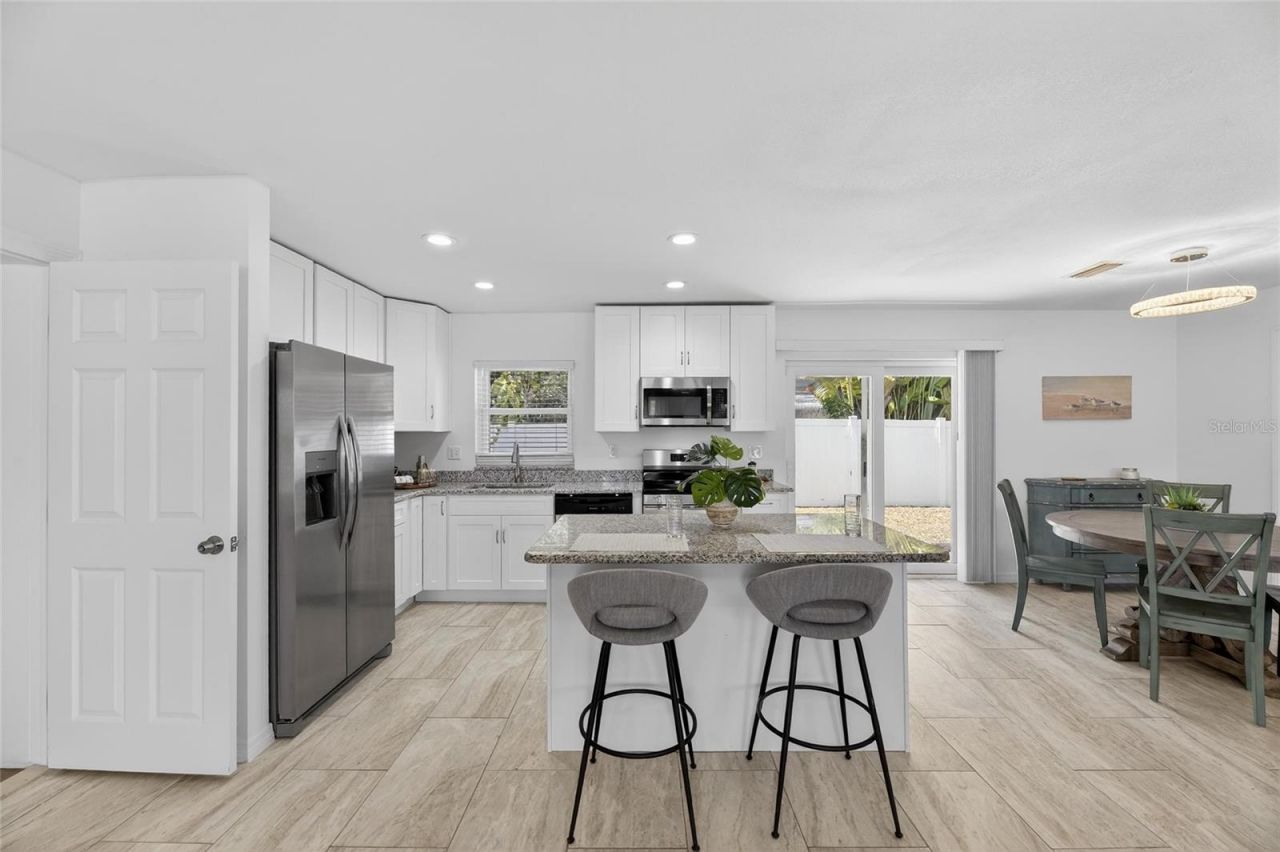 8050 Carolyn Street Ne, Saint Petersburg, FL 33702 Photo