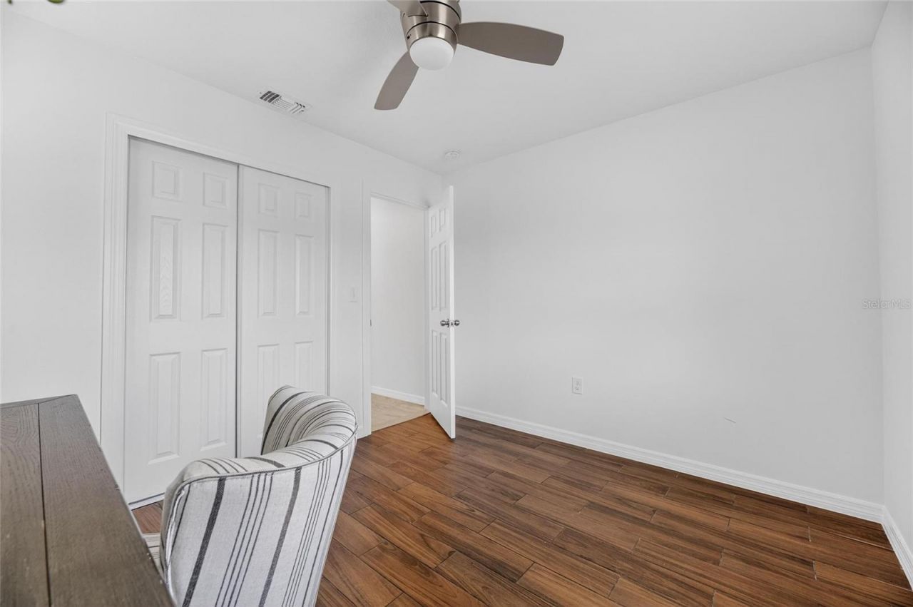 8050 Carolyn Street Ne, Saint Petersburg, FL 33702 Photo