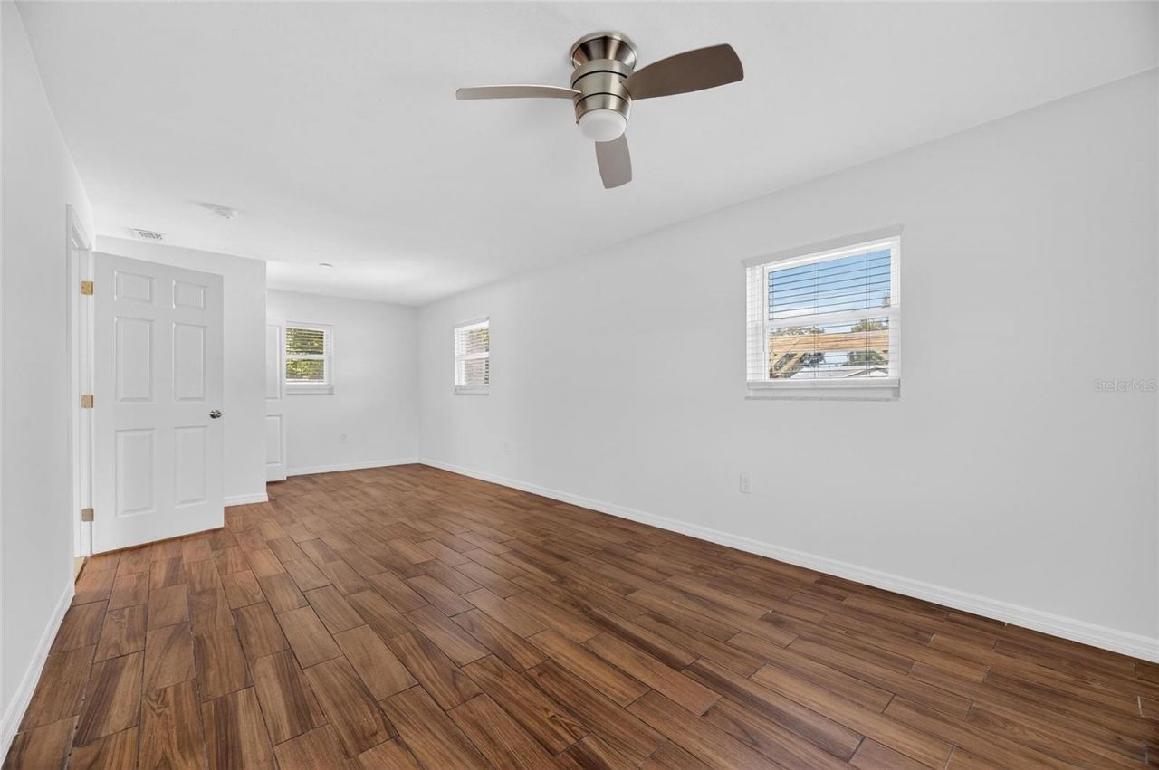 8050 Carolyn Street Ne, Saint Petersburg, FL 33702 Photo