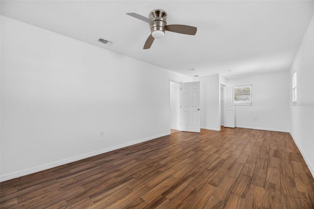 8050 Carolyn Street Ne, Saint Petersburg, FL 33702 Photo