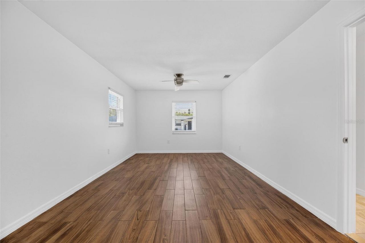 8050 Carolyn Street Ne, Saint Petersburg, FL 33702 Photo