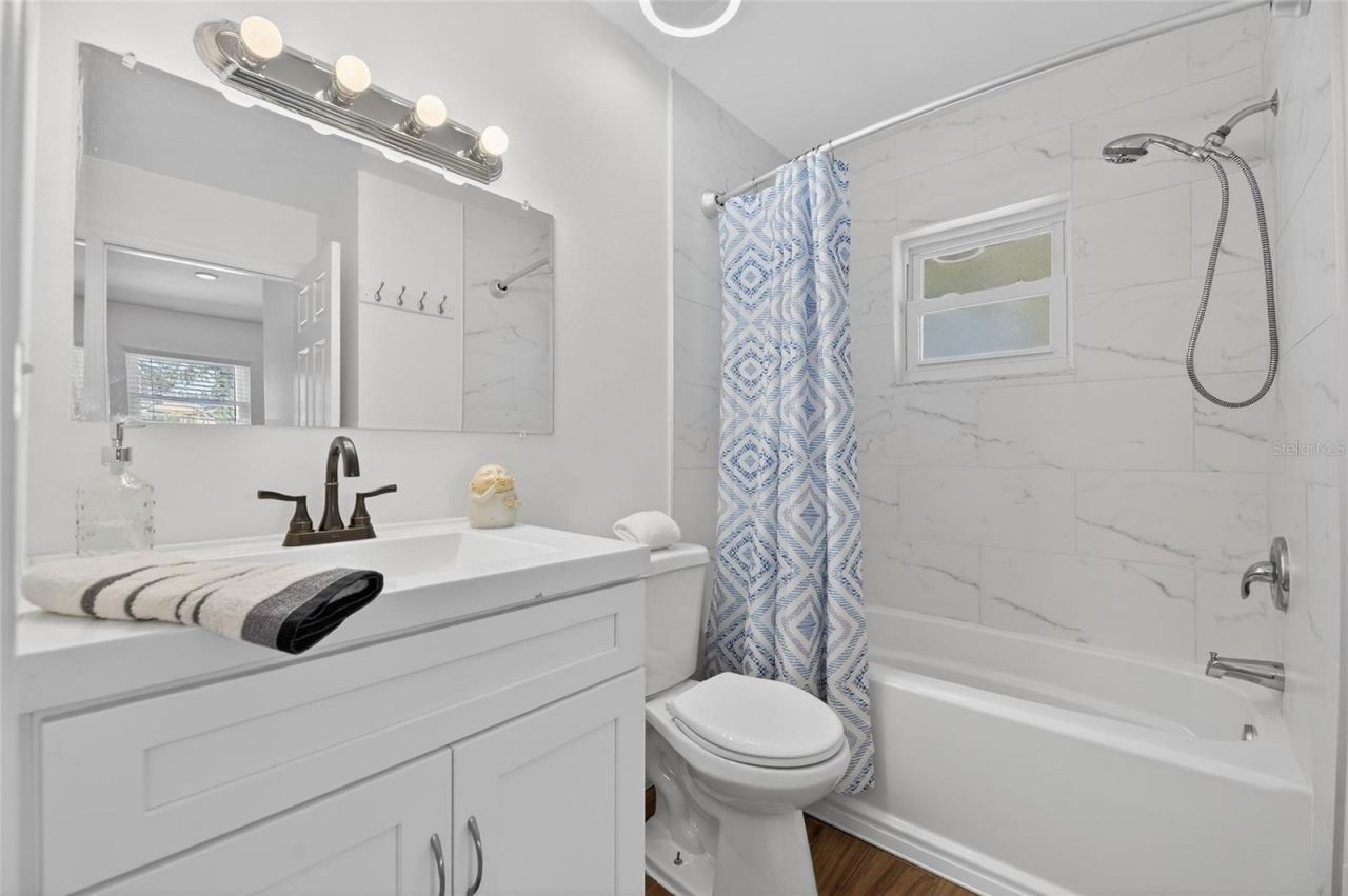 8050 Carolyn Street Ne, Saint Petersburg, FL 33702 Photo