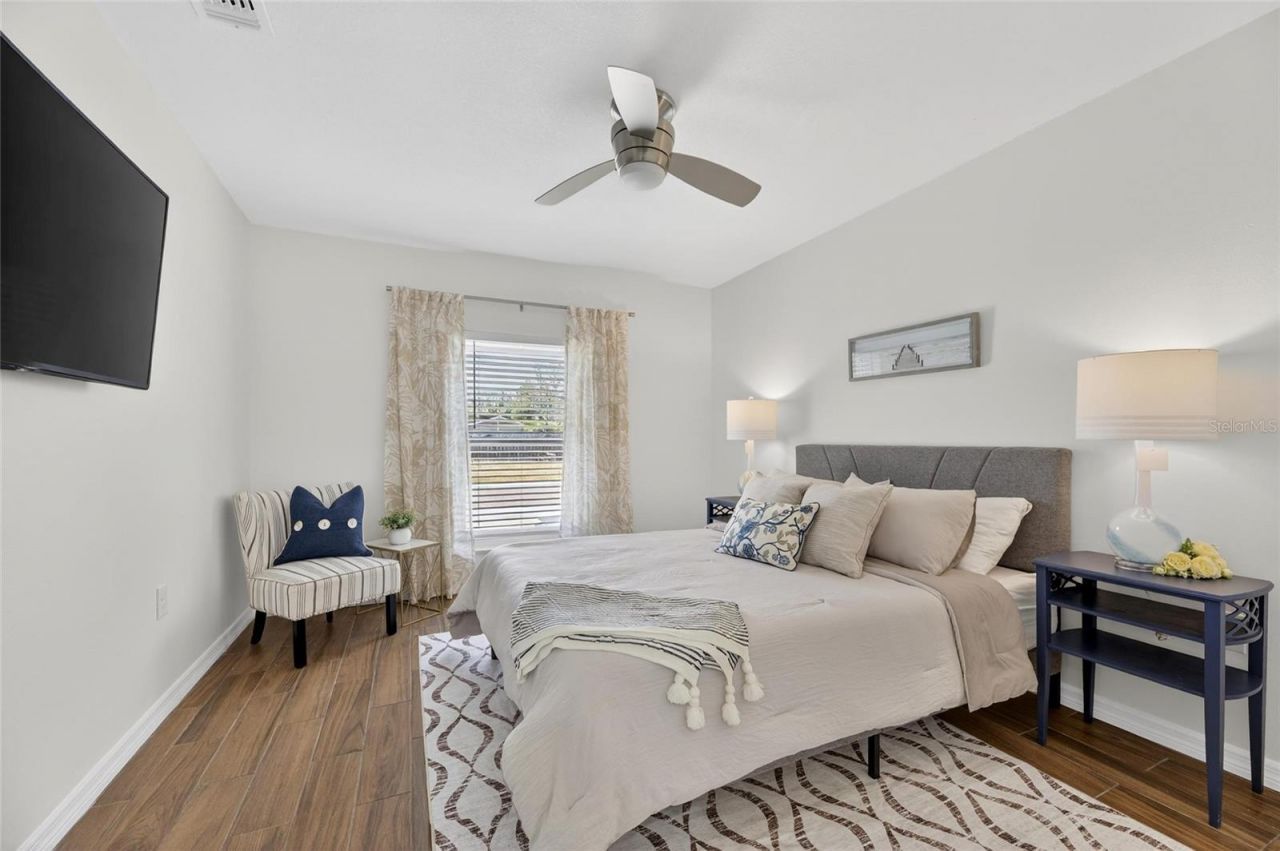 8050 Carolyn Street Ne, Saint Petersburg, FL 33702 Photo