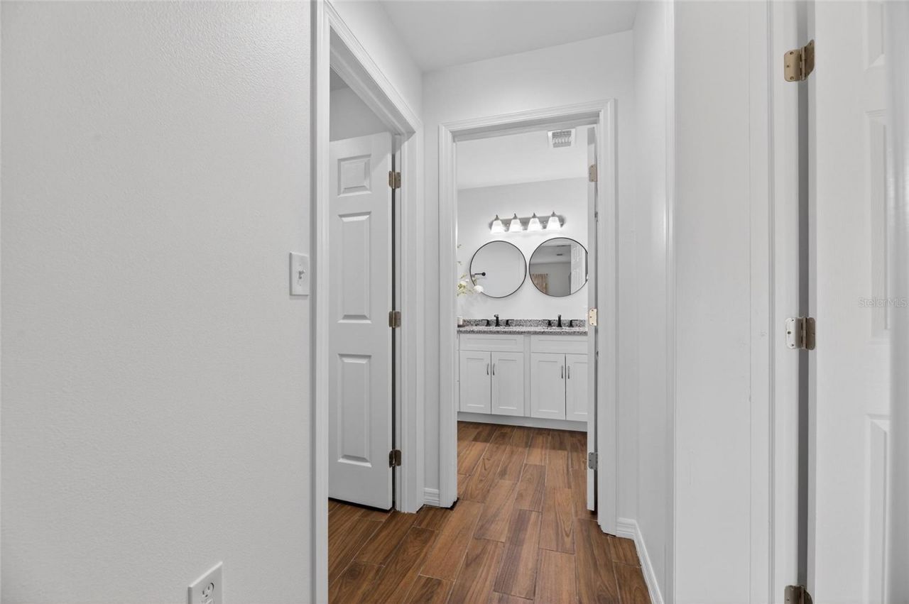 8050 Carolyn Street Ne, Saint Petersburg, FL 33702 Photo