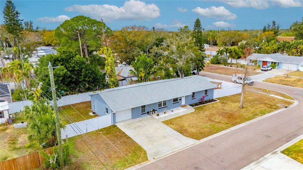 8050 Carolyn Street Ne, Saint Petersburg, FL 33702 Photo