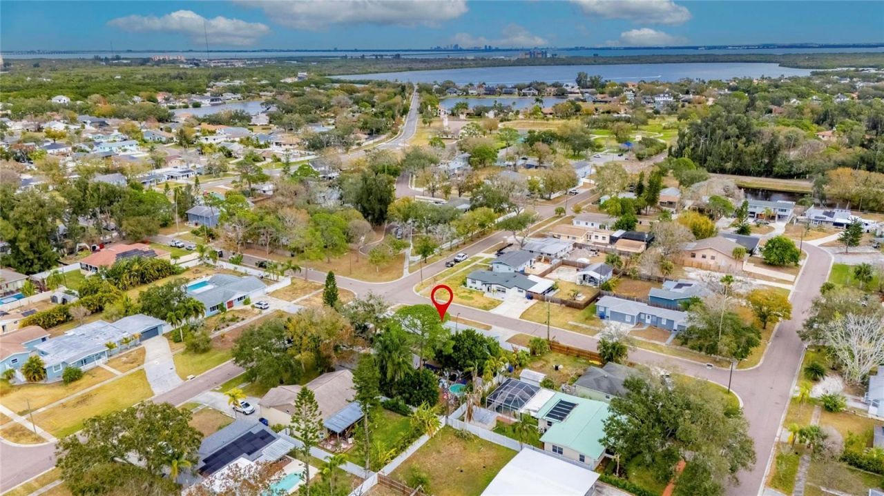 8050 Carolyn Street Ne, Saint Petersburg, FL 33702 Photo