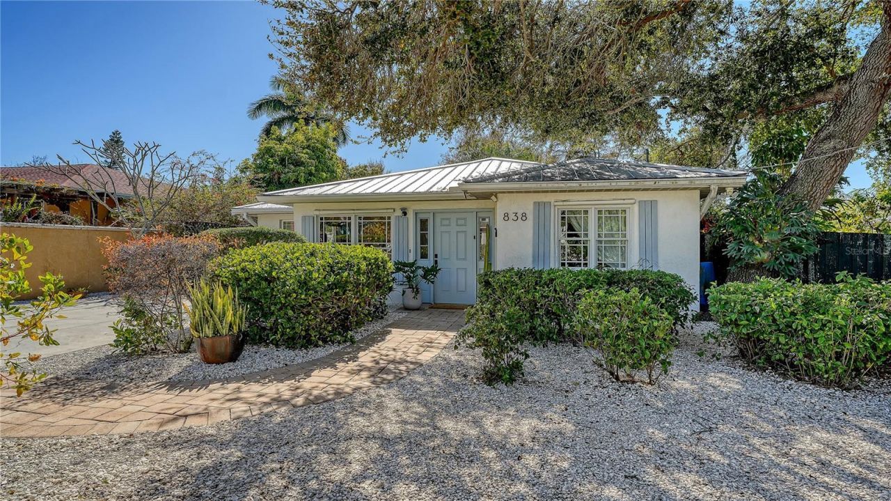 838 Highland Street, Sarasota, FL 34234 Main Photo