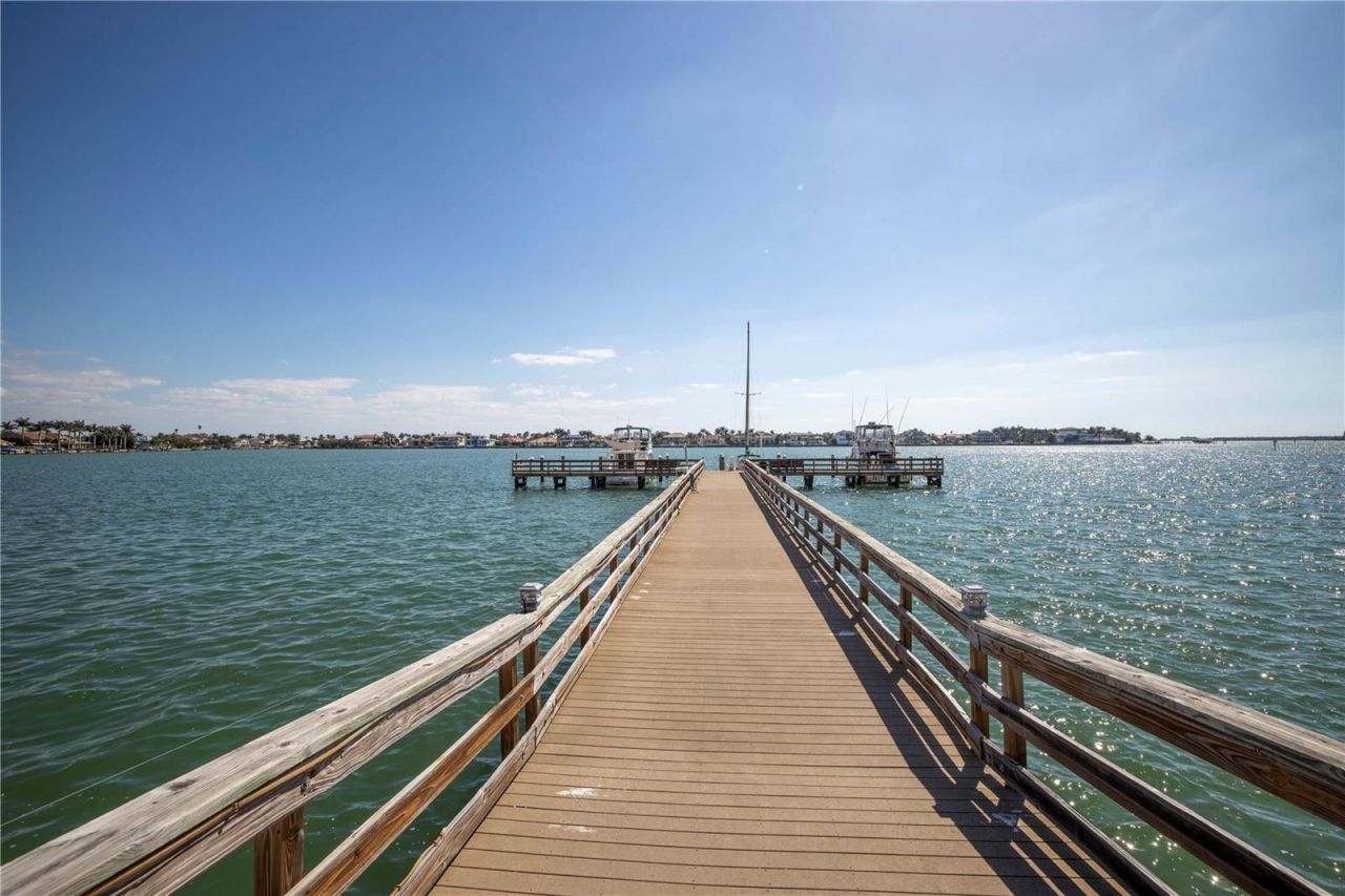 5108 Brittany Drive S, Unit 204, Saint Petersburg, FL 33715 Photo