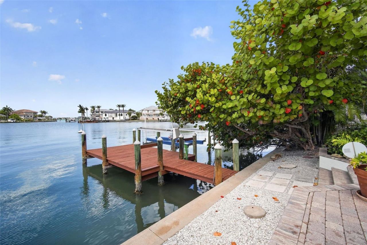 1444 Harbor Drive, Sarasota, FL 34239 Photo