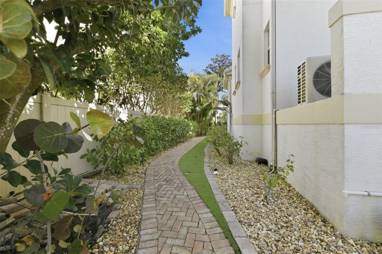 1444 Harbor Drive, Sarasota, FL 34239 Photo