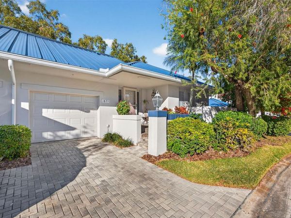 1671 WATERMARK CIRCLE NE, ST PETERSBURG, FL 33702