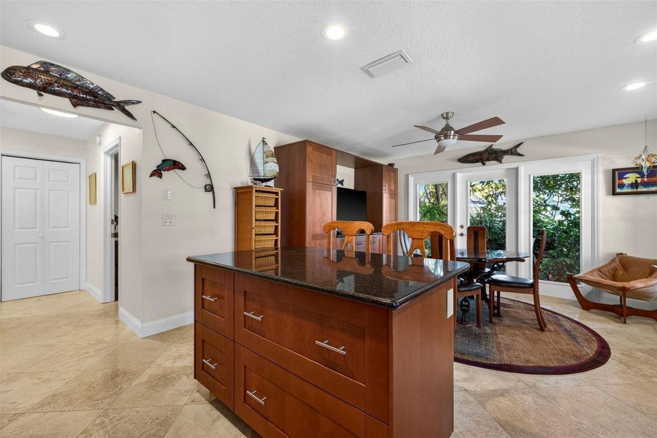 1671 Watermark Circle Ne, Saint Petersburg, FL 33702 Photo