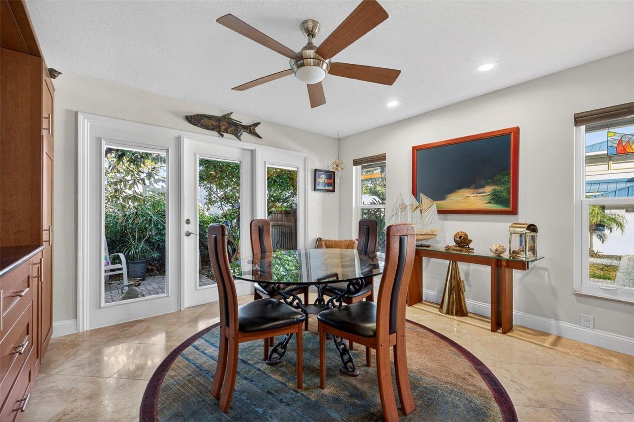 1671 Watermark Circle Ne, Saint Petersburg, FL 33702 Photo