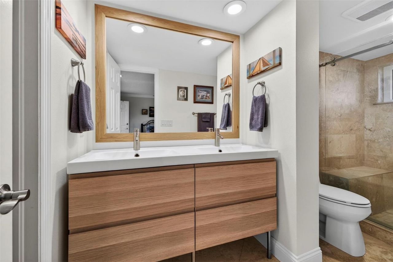 1671 Watermark Circle Ne, Saint Petersburg, FL 33702 Photo