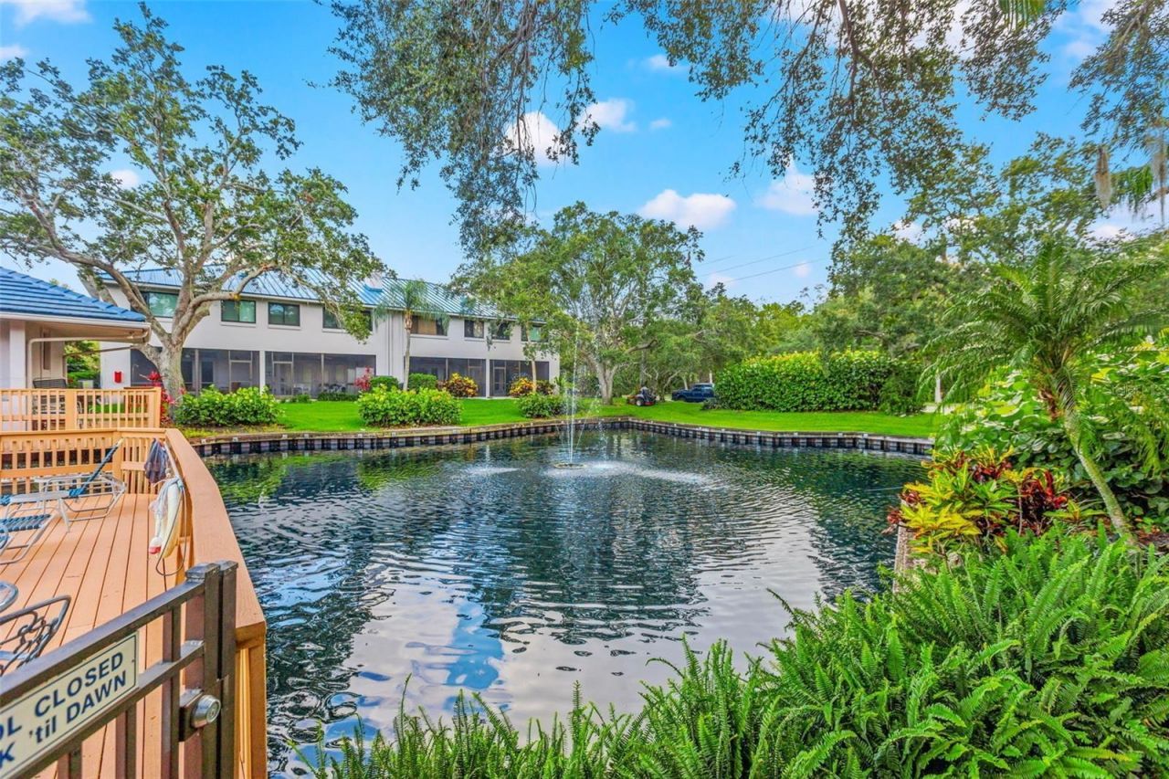 1671 Watermark Circle Ne, Saint Petersburg, FL 33702 Photo