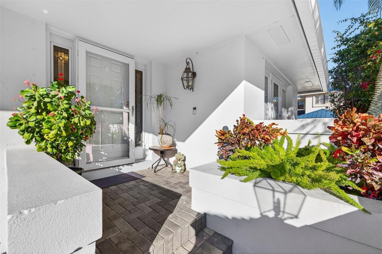 1671 Watermark Circle Ne, Saint Petersburg, FL 33702 Photo