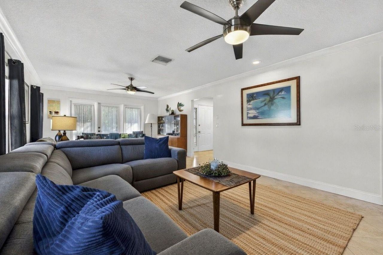 1671 Watermark Circle Ne, Saint Petersburg, FL 33702 Photo