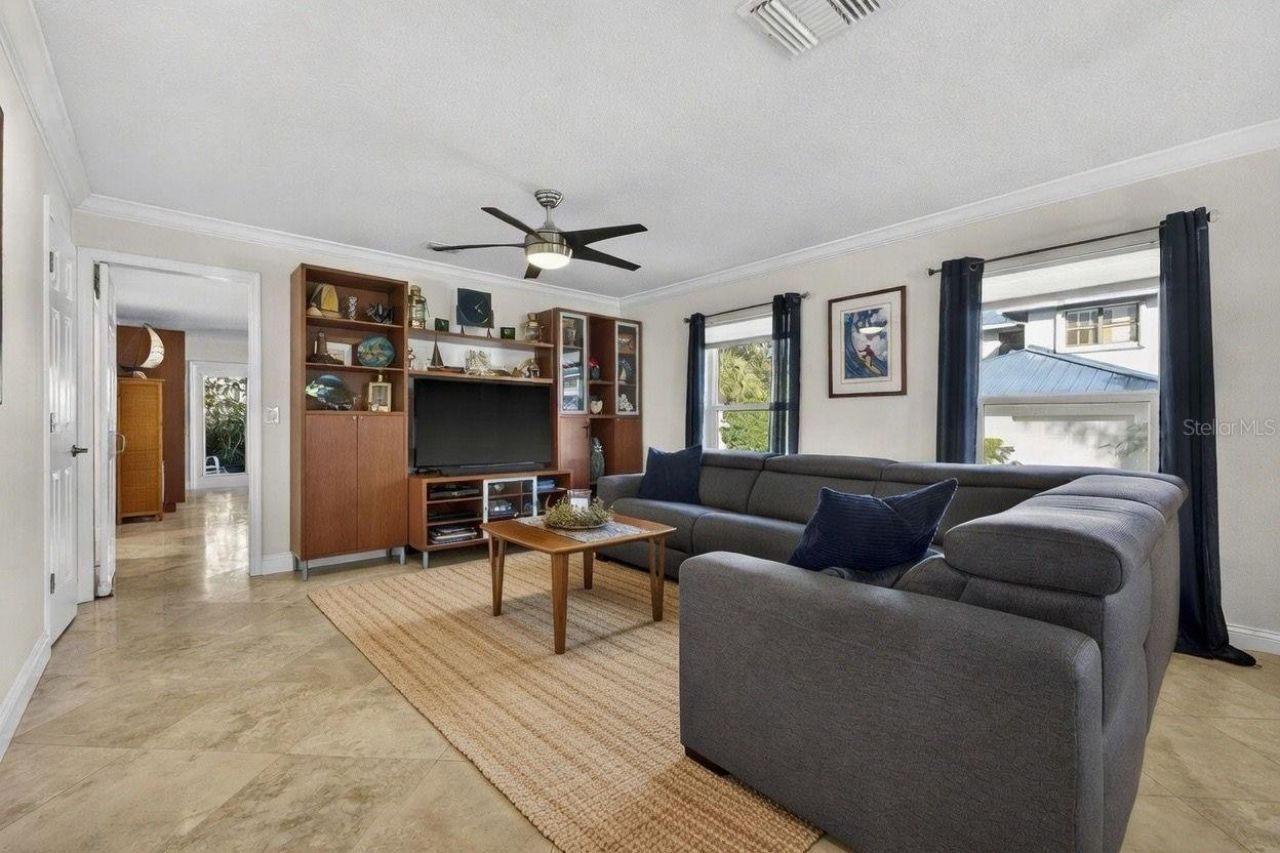 1671 Watermark Circle Ne, Saint Petersburg, FL 33702 Photo