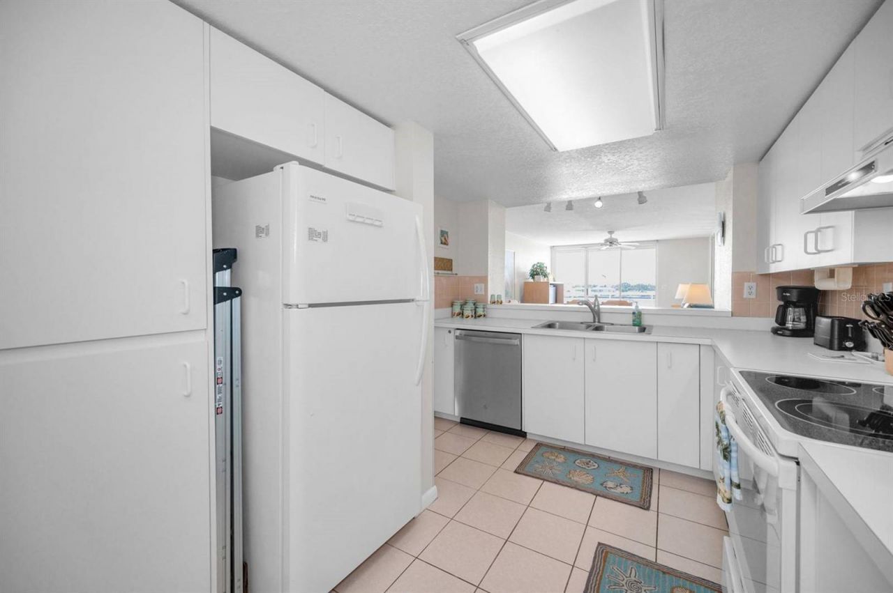 6085 Bahia Del Mar Circle, Unit 467, Saint Petersburg, FL 33715 Photo