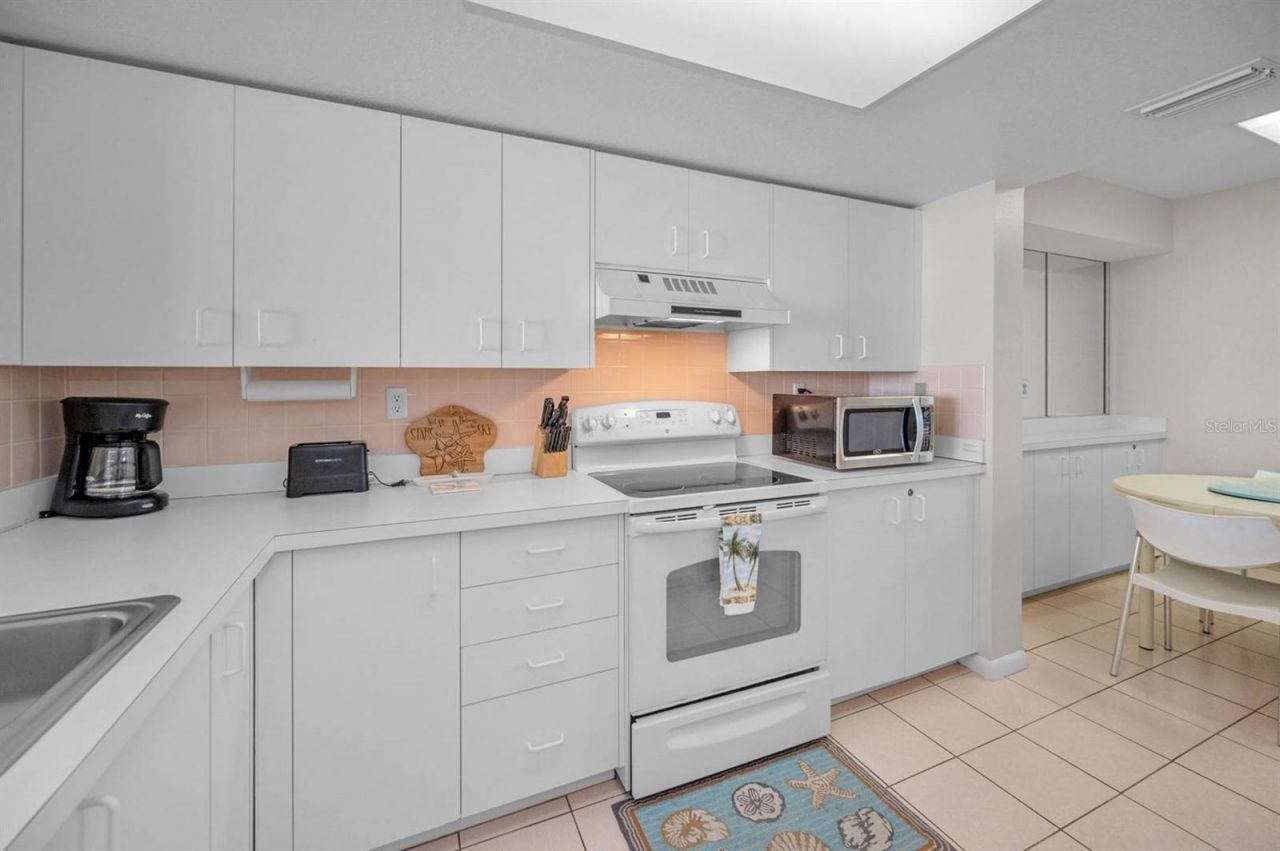 6085 Bahia Del Mar Circle, Unit 467, Saint Petersburg, FL 33715 Photo