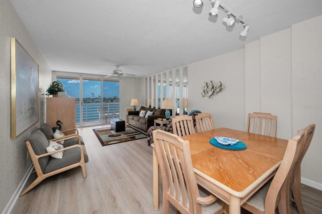 6085 Bahia Del Mar Circle, Unit 467, Saint Petersburg, FL 33715 Photo