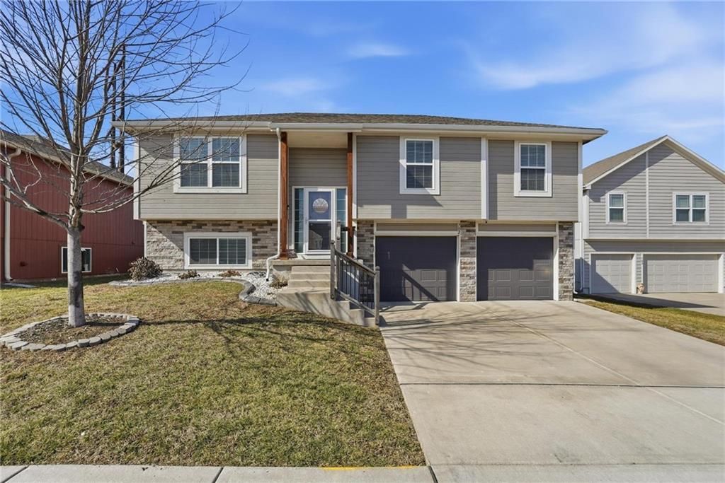 702 Emily Avenue, Belton, MO 64012 Main Photo