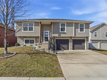 702 Emily Avenue, Belton, MO 64012