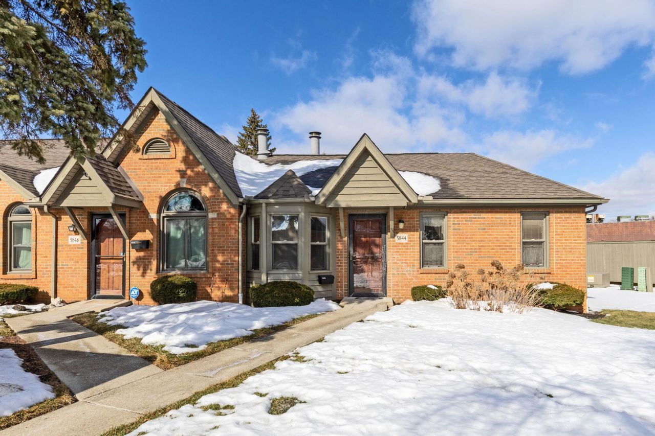 5844 Thada Lane, Columbus, OH 43229 Main Photo
