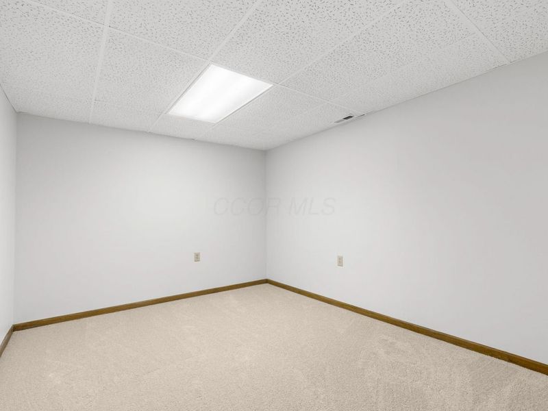 5844 Thada Lane, Columbus, OH 43229 Photo 15