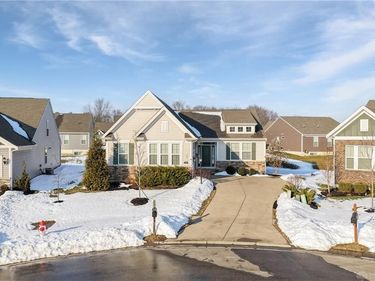 1382 Brookchase Circle, Maineville, OH 45039