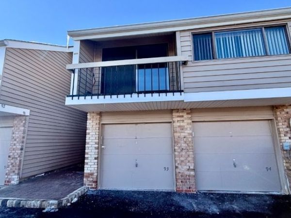 93 Overlook Dr, Union, NJ 08809