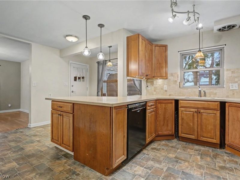 674 Upper Merriman Drive, Akron, OH 44303 Photo 12