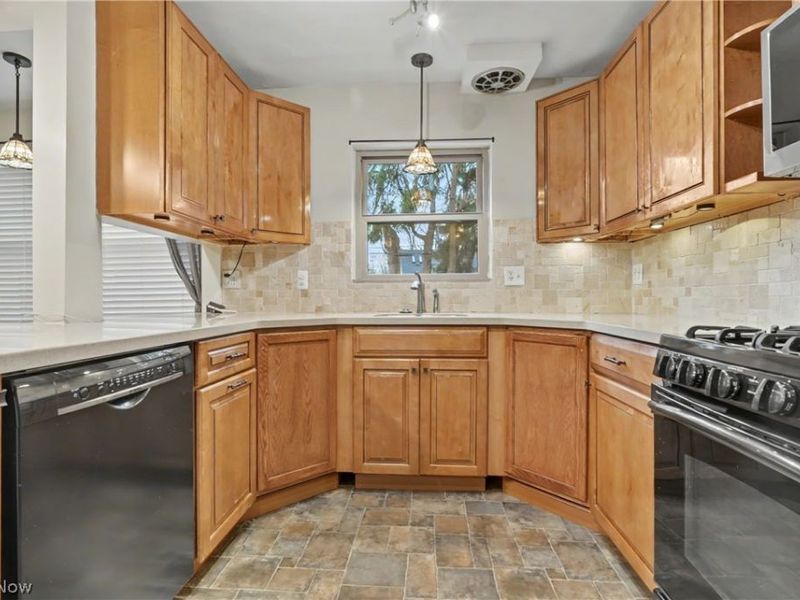 674 Upper Merriman Drive, Akron, OH 44303 Photo 17