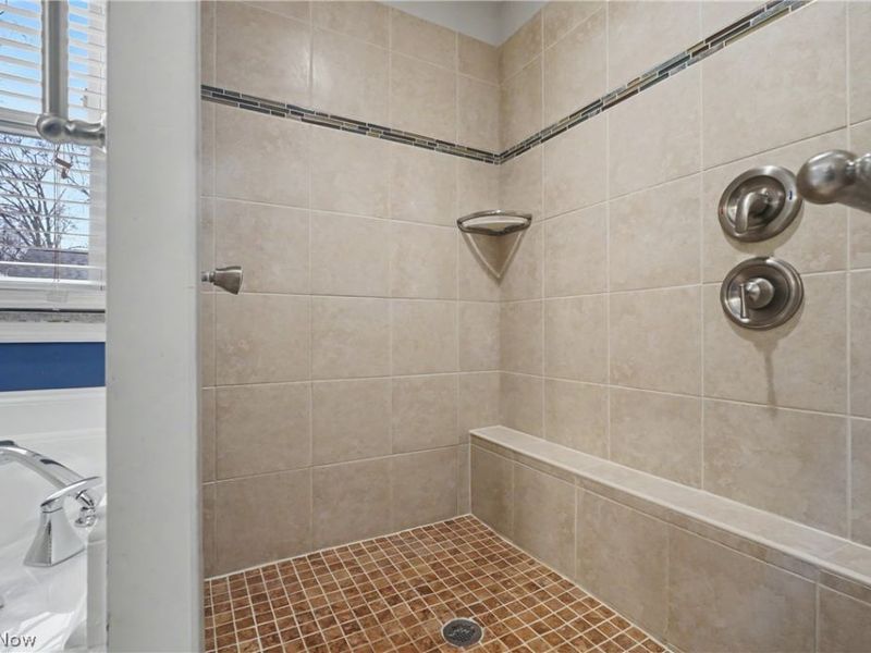 674 Upper Merriman Drive, Akron, OH 44303 Photo 4