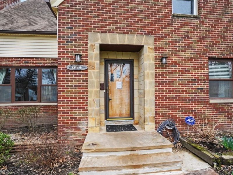 674 Upper Merriman Drive, Akron, OH 44303 Photo 4