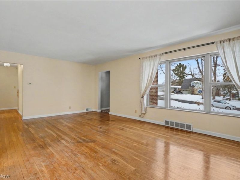 674 Upper Merriman Drive, Akron, OH 44303 Photo 6