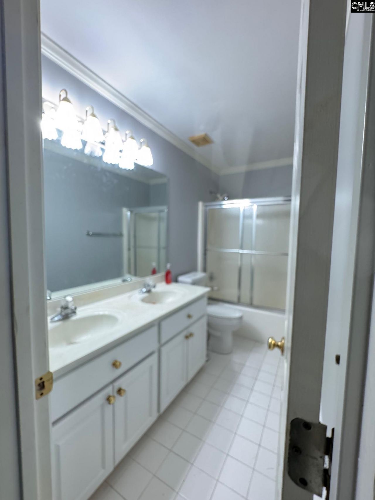 4 Holly Hedge Court Photo 15