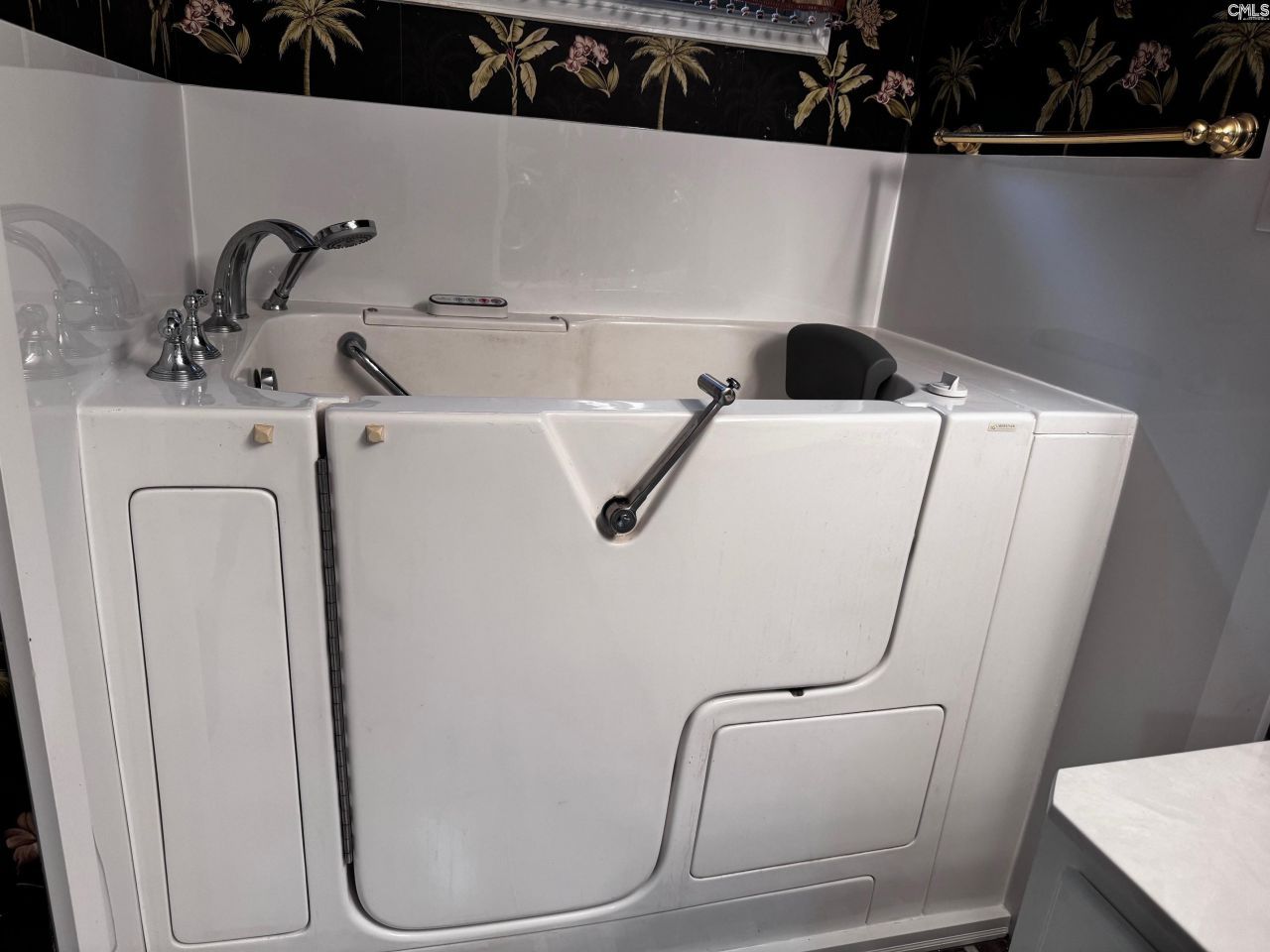 4 Holly Hedge Court Photo 6