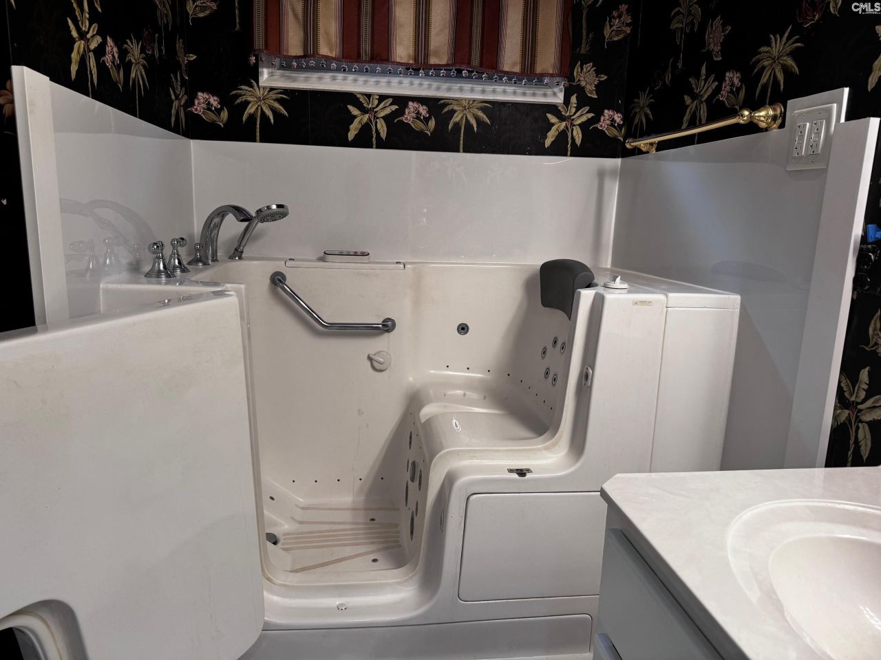 4 Holly Hedge Court Photo 7