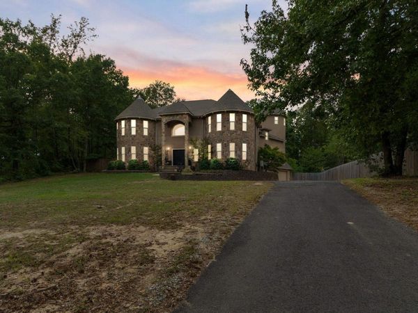 1045 Scarlett Lane, Bauxite, AR 72011