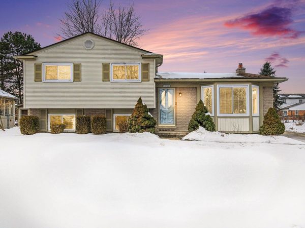 35755 Connecticut Drive, Sterling Heights, MI 48310