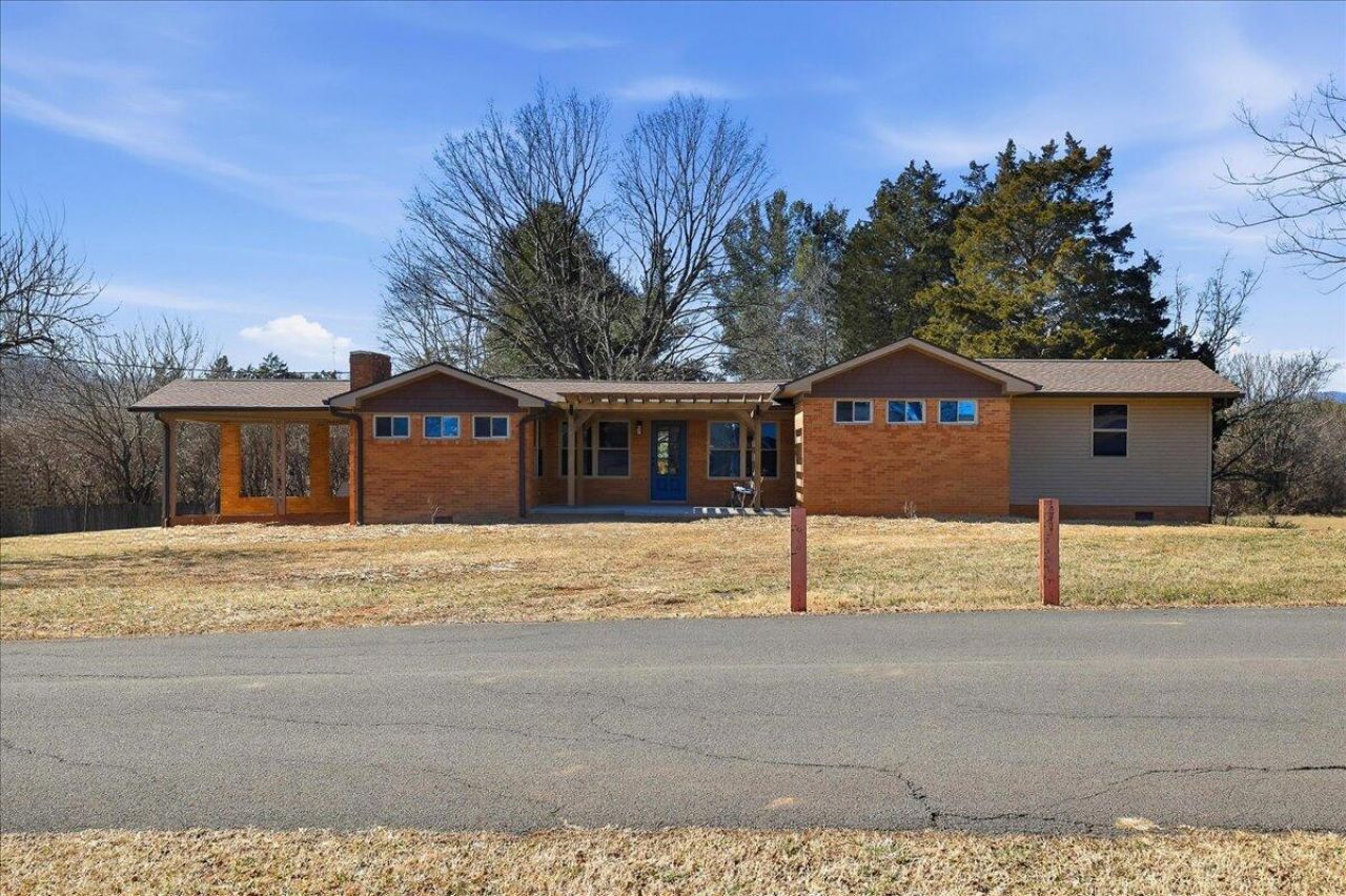 220 Phyllis Drive, Bean Station, TN 37708 Main Photo