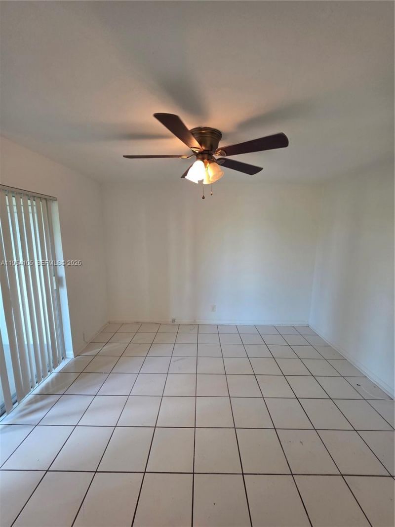 4731 NW 10th Ct , Unit 210, Plantation, FL 33313 Photo