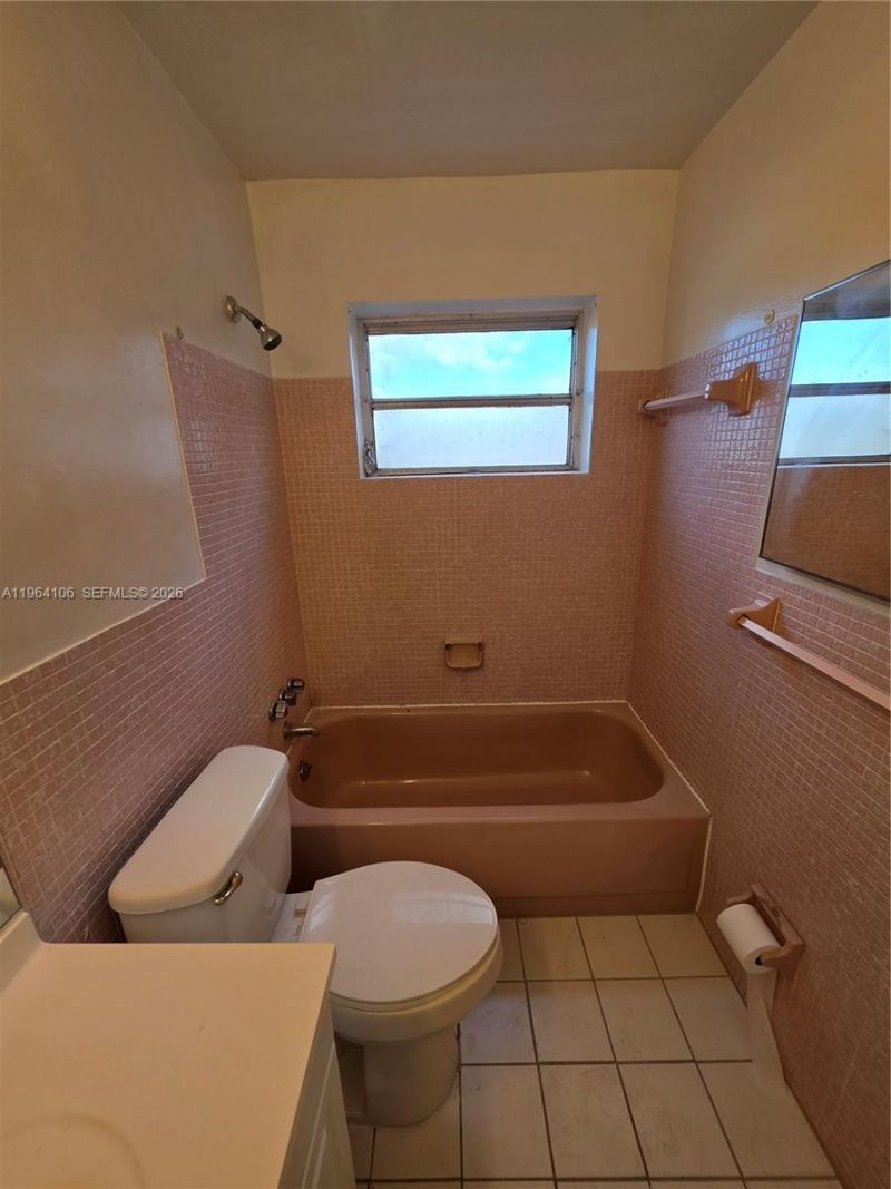 4731 NW 10th Ct , Unit 210, Plantation, FL 33313 Photo