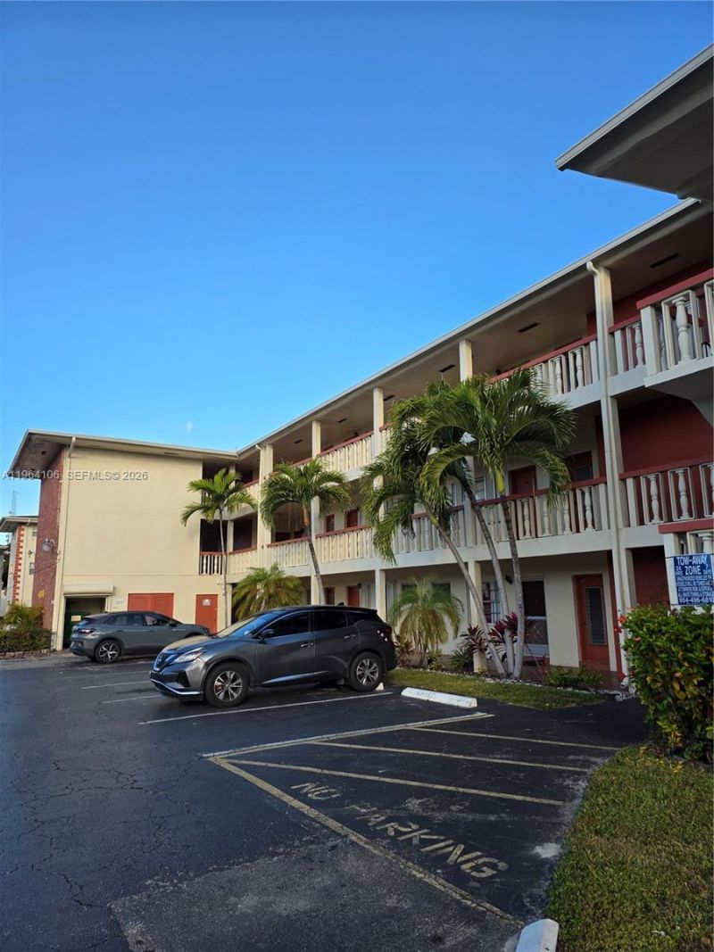 4731 NW 10th Ct , Unit 210, Plantation, FL 33313 Photo